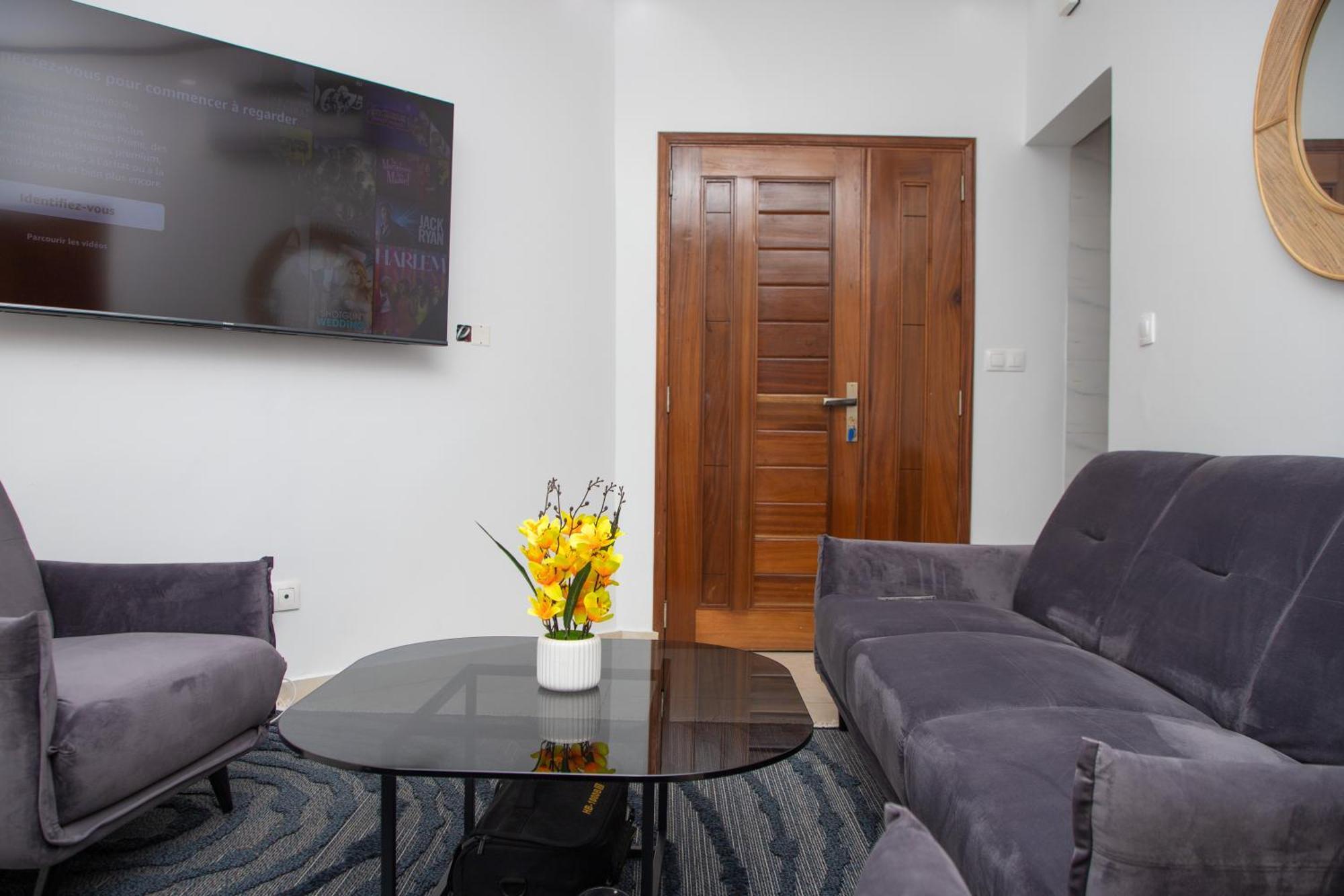 Teranga Immo Luxe Ndoumbe Sylla Apartment